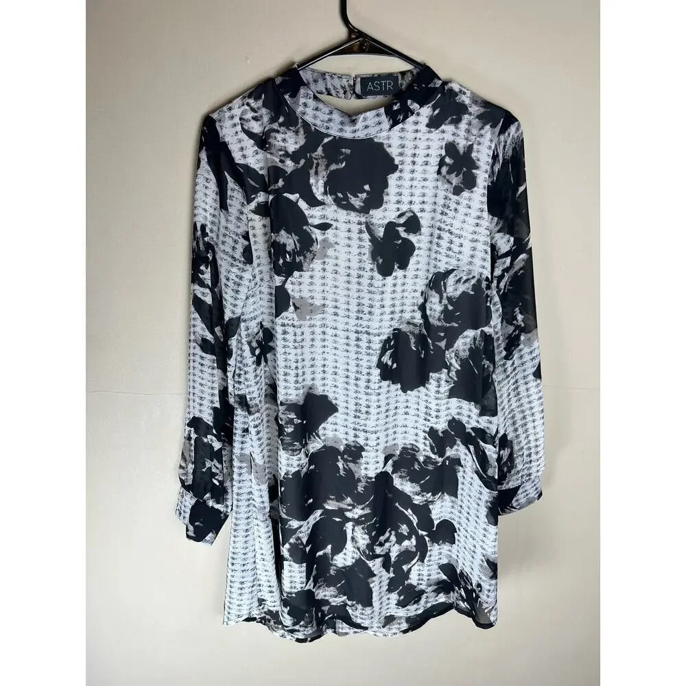 ASTR The Label Black Floral Print Mock Neck Open Back Shift Dress Women Size XS